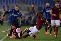 روما يتعادل مع إنتر ميلانو في مباراة مثيرة ويشعل صراع المركز الثالث .. فيديو