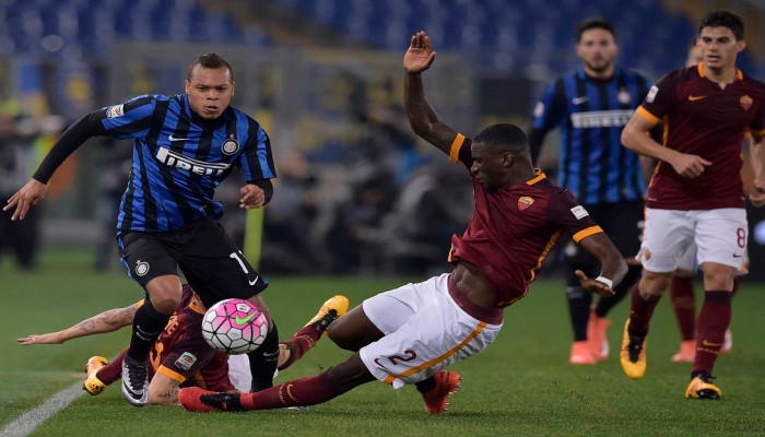 روما يتعادل مع إنتر ميلانو في مباراة مثيرة ويشعل صراع المركز الثالث .. فيديو