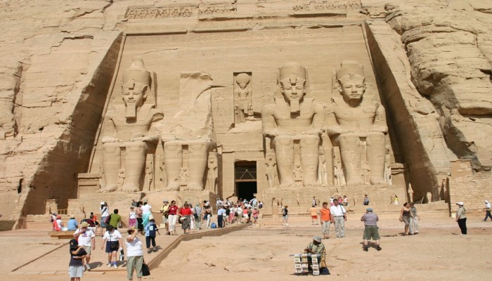 بعهد العسكر.. مصر تخرج من قائمة 50 دولة سياحية مرشحة لزيارتها