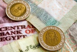 ذا ناشونال: تعويم الجنيه المصري يزيد من فواتير الكهرباء