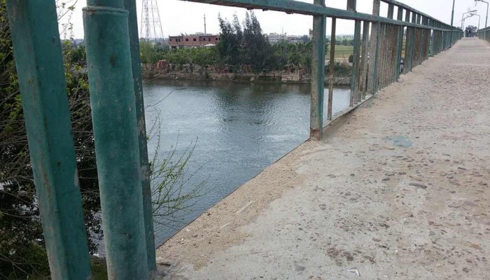 كوبري "الفِل" يهدد أهالي أبو حماد بالشرقية