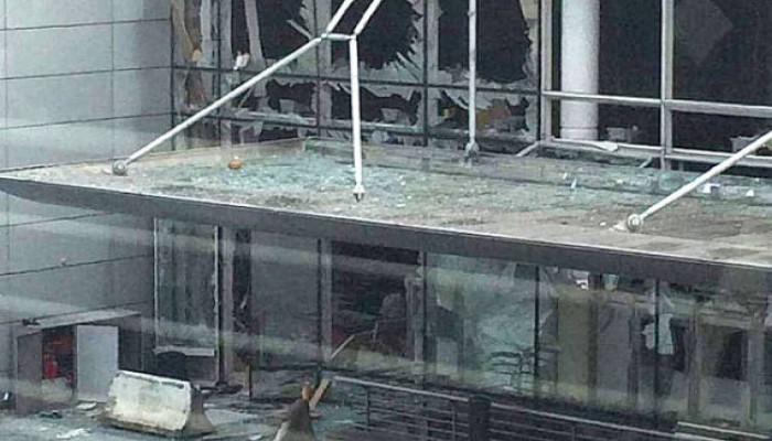 سقوط 11 قتيل و 20 جريح في انفجارين يهزان مطار بروكسل