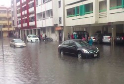 موجة أمطار الغزيرة ورياح تضرب الإمارات