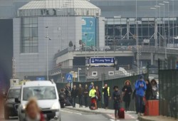 بسبب التفجيرات..المفوضية الأوروبية تطلب من موظفيها في بروكسل البقاء بمنازلهم
