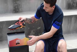 موجة غضب بعد تبرع "ميسي" بحذائه لفقراء "مصر"