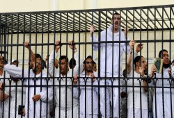 قضاء السيسي يقضي بسجن 3 معتقلين 35 عاما