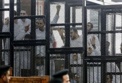 تجديد حبس طفل بتهمة محاولة "قلب النظام"!