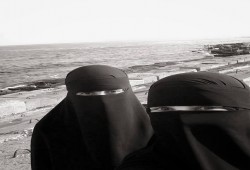 أوضاع صعبة وتعذيب وصعق للمعتقلتين رنا وسارة عبدالله