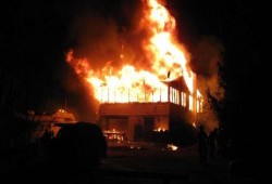 حريق هائل بمصنع حلويات "بم بم" بالشرقية