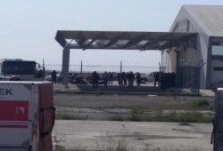 خمسة ركاب أجانب برفقة طاقم الطائرة في حوزة الخاطف "سماحة"