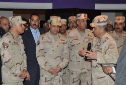 السيسي يمنح معاشات استثنائية لبعض ضباط وجنود القوات المسلحة