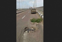 كفر الشيخ .. انهيار جزء من كوبرى طريق المحلة قبل تسليمه وإصابة 6 أشخاص