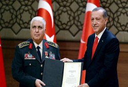 تركيا : الجيش ينفي مزاعم إعلامية بنيته الانقلاب على أردوغان ويؤكد على "الانضباط والطاعة"