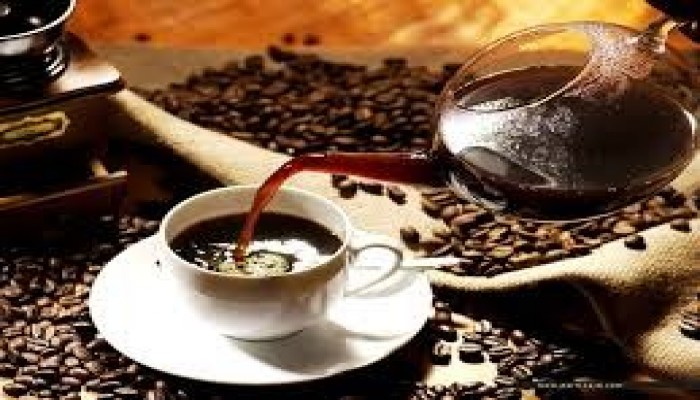 الرجال يجب أن يقللوا من احتساء القهوة قبل حمل زوجاتهن