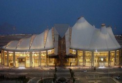 كوارث السياحة تتواصل : هبوط طائرة مصرية اضطراريا بمطار شرم الشيخ