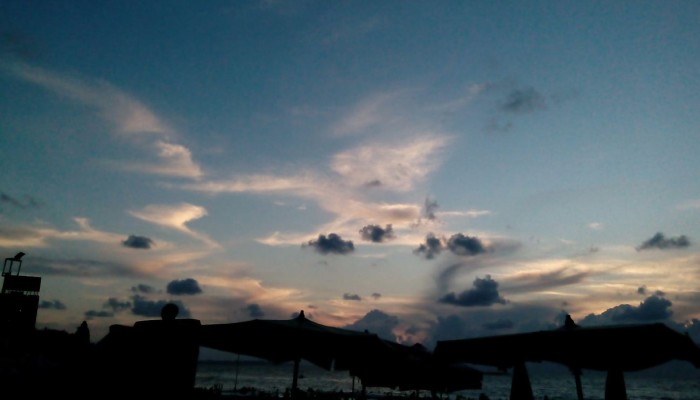 طقس اليوم معتدل شمالا مائل للحرارة .. تعرف على درجات الحرارة