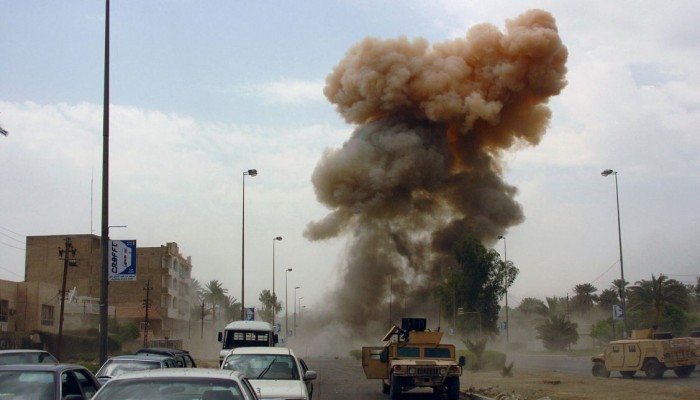 مقتل مجند وإصابة آخر ووفاة مواطن في انفجار مدرعة بالعريش