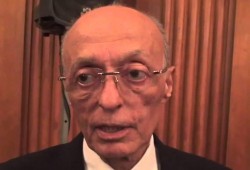 تدهور الحالة الصحية لـ”سيف اليزل” ونقله إلى المستشفى