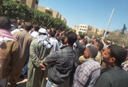 عمال شركة الصالحية للاستثمار يضربون عن العمل لتحسين أوضاعهم