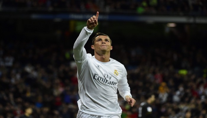 بـ10 لاعبين.. رونالدو يقود ريال مدريد للفوز على برشلونة في عقر داره .. فيديو