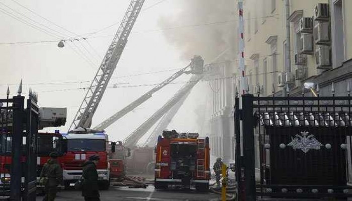 اندلاع حريق ضخم فى أحد مباني وزارة الدفاع الروسية