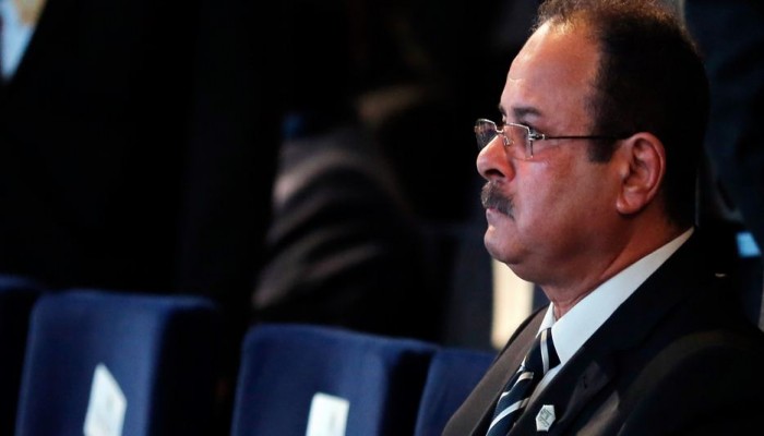 أمين شرطة يطلق النار على عامل بموقف سيارات في القاهرة