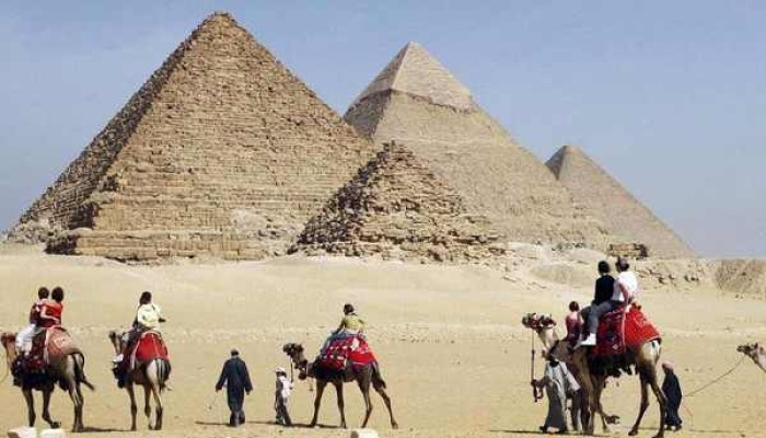 خبير سياحي: تراجع السياحة فى مصر بسبب قرارات الحظر
