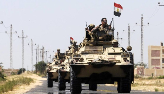 الانقلاب يحاصر المواطنين بالمنازل ويقطع الاتصالات والإنترنت بسيناء
