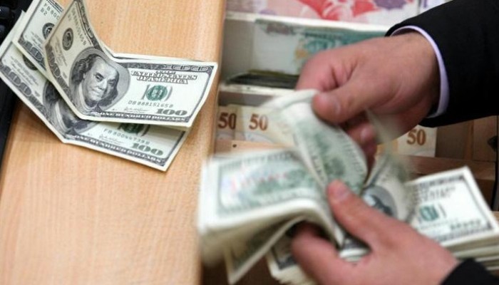 الدولار بـ10.30 جنيه بالسوق السوداء