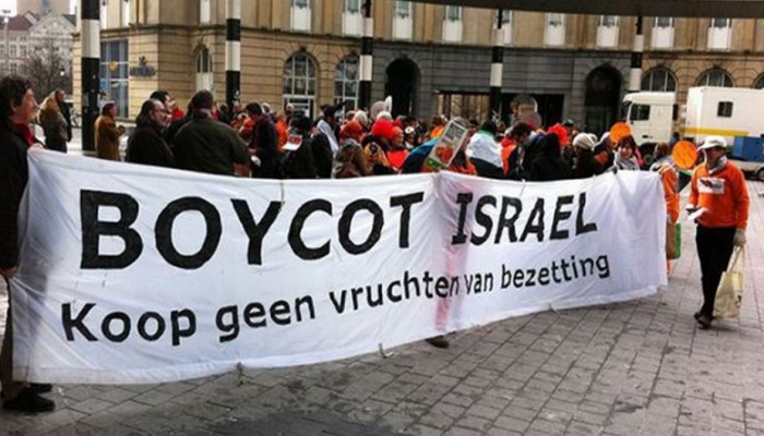 متضامنون يقاطعون محاضرة لمسؤول "إسرائيلي" في جامعة أمريكية