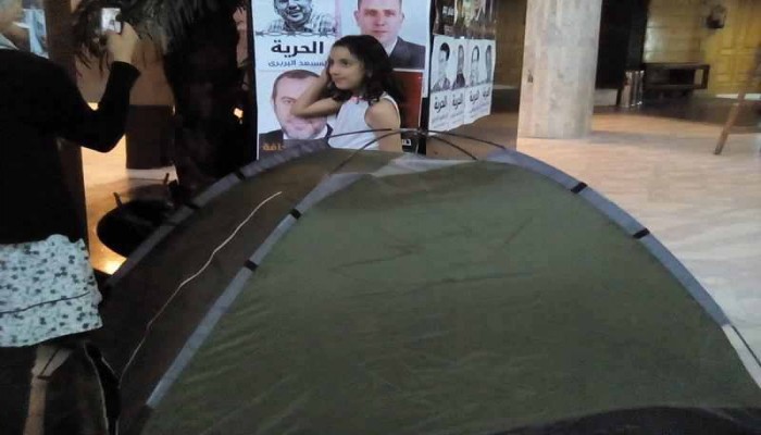 أسر الصحفيين المعتقلين تبدأ اعتصامًا دائمًا بالنقابة