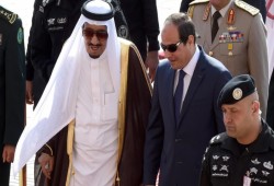 كيف بررت الصحافة المصرية بيع جزيرتي "تيران" و"صنافير" للسعودية؟