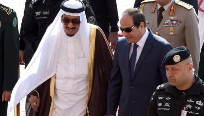 كيف بررت الصحافة المصرية بيع جزيرتي "تيران" و"صنافير" للسعودية؟