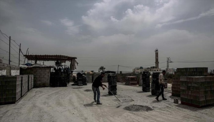 منع الاحتلال الإسرائيلي دخول "الإسمنت" يشلّ العمل داخل المصانع الإنشائية في غزة