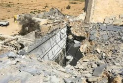 استشهاد 3 مواطنين بينهم طفل بقذائف مدفعية على منازل بالشيخ زويد