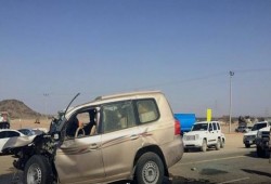 مصرع سائح صينىي وإصابة 4 آخرين فى حادث تصادم سيارتين على طريق سفاجا