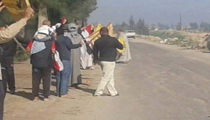 البحيرة : في جمعة الأرض .. أهالي النوبارية يتظاهرون تحت شعار "السيسي باع ارض ونيل"