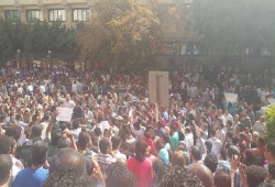 وقفة حاشدة رفضا لبيع اراضي مصر أمام نقابة الصحفيين