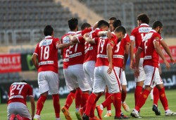 بالرغم من طرد "صبحي" .. الأهلي يقبل هدية الزمالك ويهزم إنبي ويبتعد في الصدارة