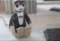 وول ستريت جورنال: شارب تطرح أول هاتف روبوت في العالم