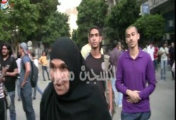 شاهد .. سيدة مسنة تدعوا على السيسي (ربنا يحرق قلبه) في فعاليات "جمعة الأرض"