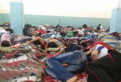 احتجاز 90 سوريًّا بينهم نساء وأطفال