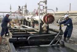 السعودية تهدّد بإغراق سوق النفط