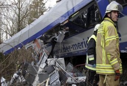 لعب موظف قطارات بهاتفه الذكي يتسبب في حادث تصادم قطارين بألمانيا