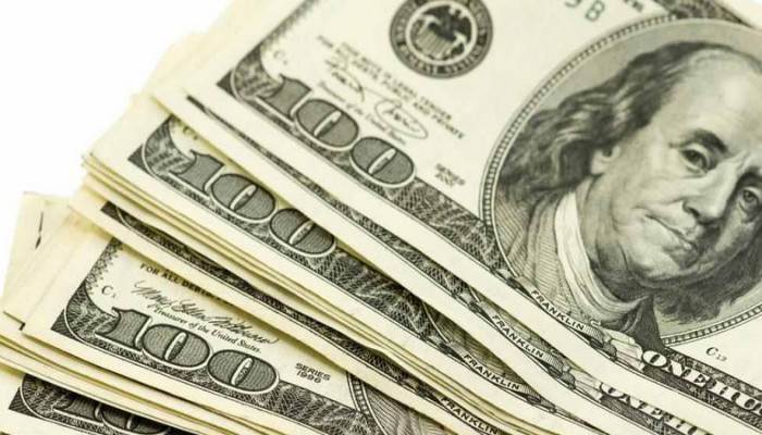 الدولار يقفز لمستوى تاريخي ويسجل 10.73 جنيه في السوق السوداء