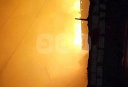 حريق ضخم لأكثر من 12 منزلا خلف مستشفى سنورس بالفيوم