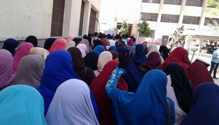 طلاب الجامعات يواصلون انتفاضتهم رفضا لبيع أرض الوطن