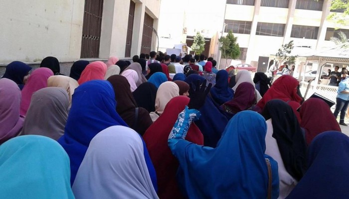 طلاب الجامعات يواصلون انتفاضتهم رفضا لبيع أرض الوطن