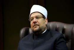 شاشة LED في "حمام" وزير أوقاف الانقلاب من أموال الشعب!