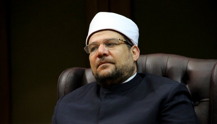 شاشة LED في "حمام" وزير أوقاف الانقلاب من أموال الشعب!